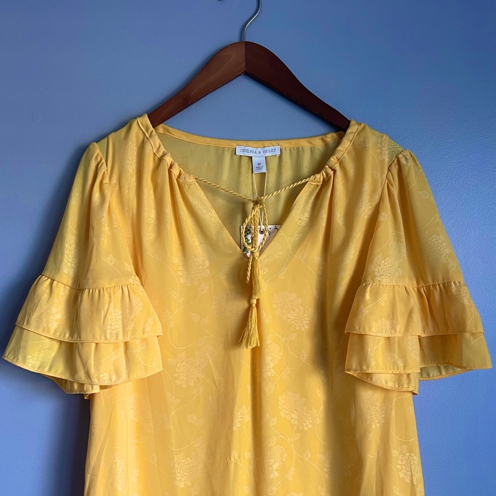 ✨NWT✨ Chelsea & Violet ruffle sleeve yellow shift dress, size medium